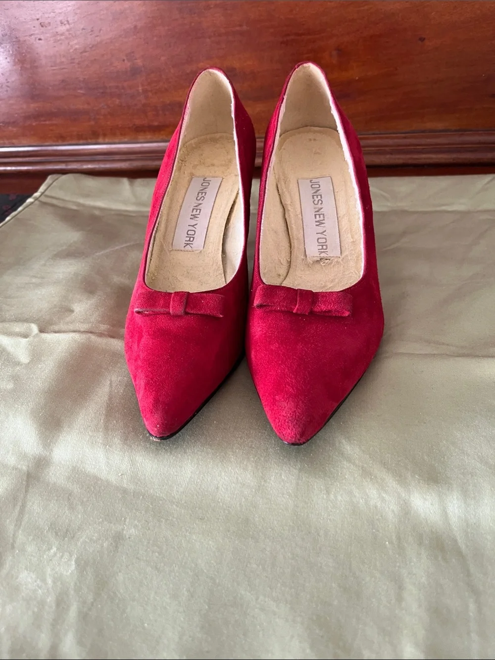 Jones New York Red Suede Pointed Toe Pumps with Bow